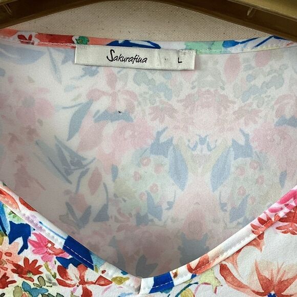 Sakurafina woman’s pull over top large - Picture 8 of 10